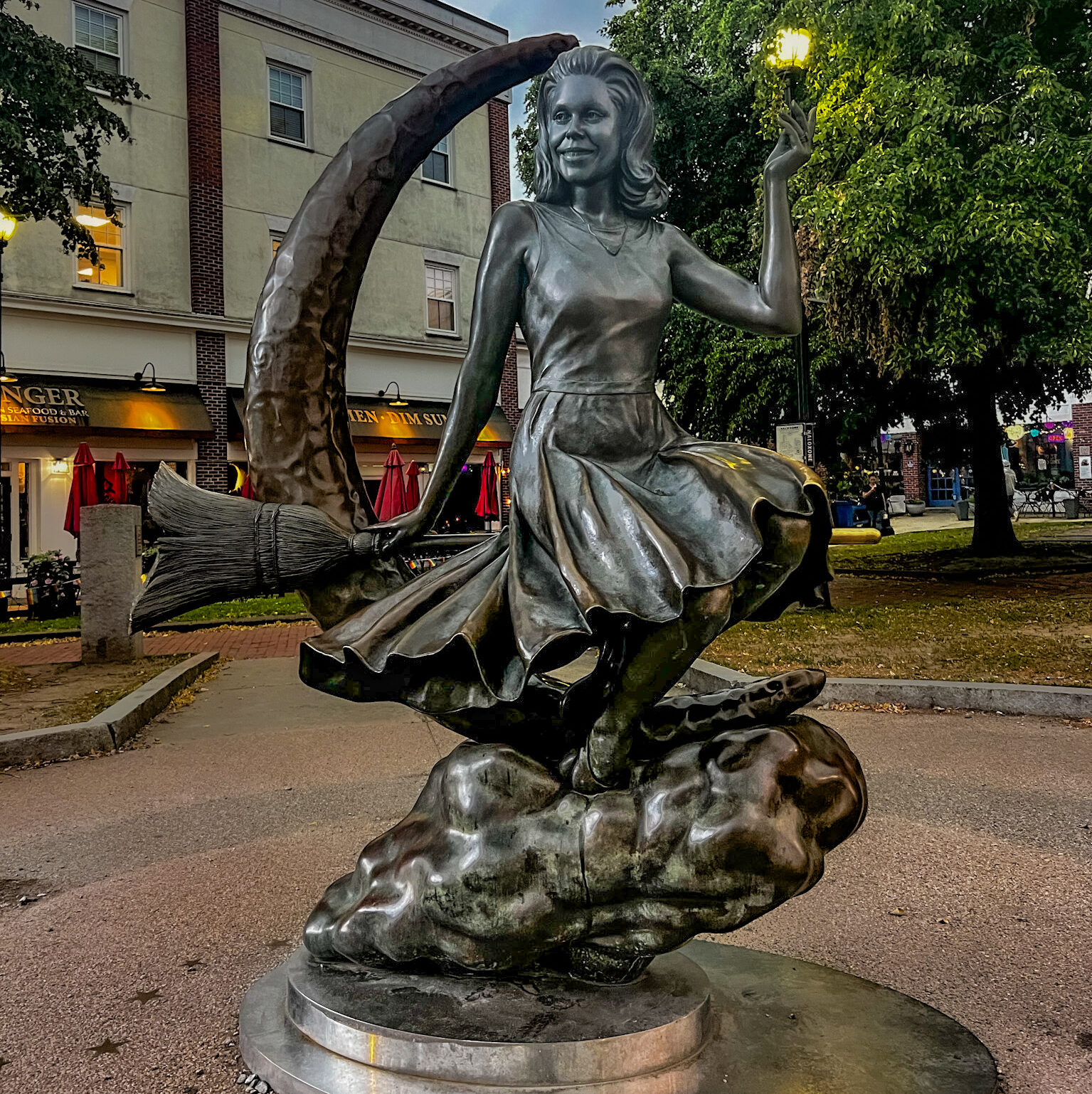 Samantha statue salem gulu gulu cafe